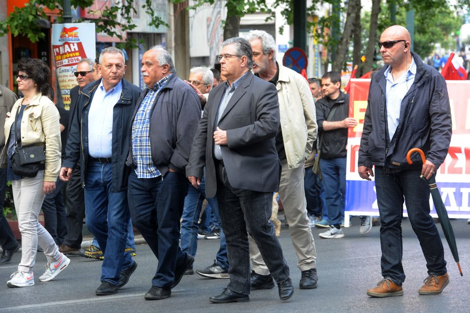 Στη Βουλή η πορεία του ΠΑΜΕ -Κυκλοφοριακό έμφραγμα στο κέντρο [εικόνες] | iefimerida.gr 0