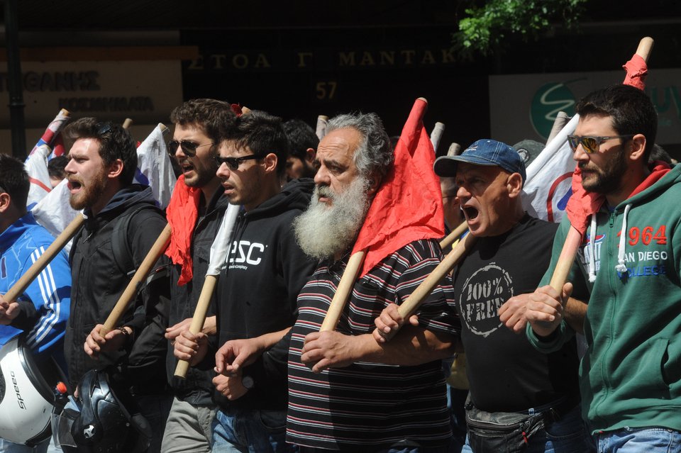 Στη Βουλή η πορεία του ΠΑΜΕ -Κυκλοφοριακό έμφραγμα στο κέντρο [εικόνες] | iefimerida.gr 6