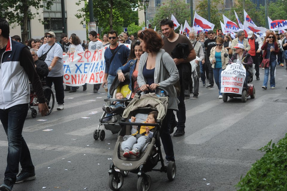 Στη Βουλή η πορεία του ΠΑΜΕ -Κυκλοφοριακό έμφραγμα στο κέντρο [εικόνες] | iefimerida.gr 3