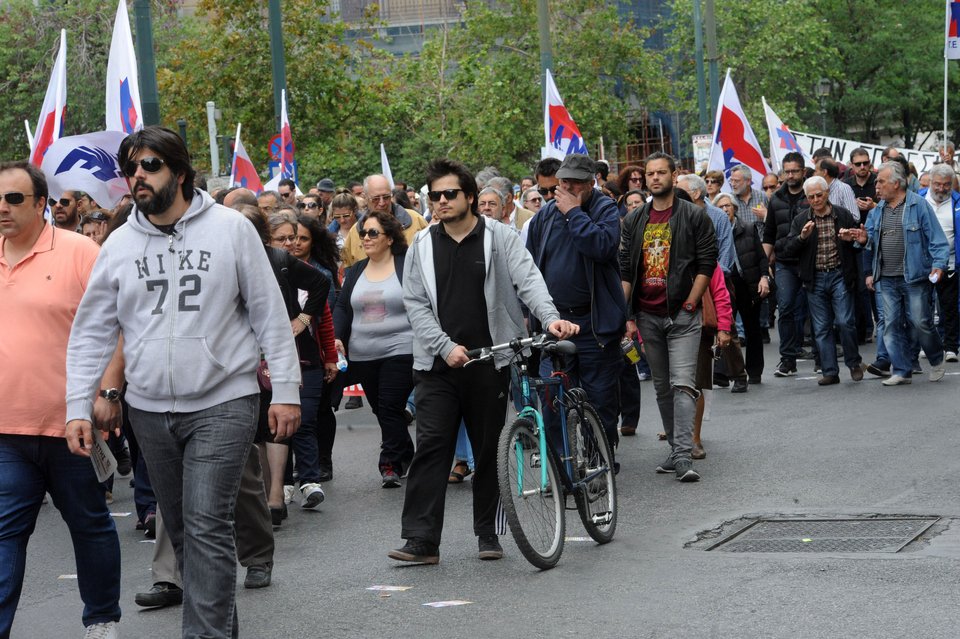 Στη Βουλή η πορεία του ΠΑΜΕ -Κυκλοφοριακό έμφραγμα στο κέντρο [εικόνες] | iefimerida.gr 7