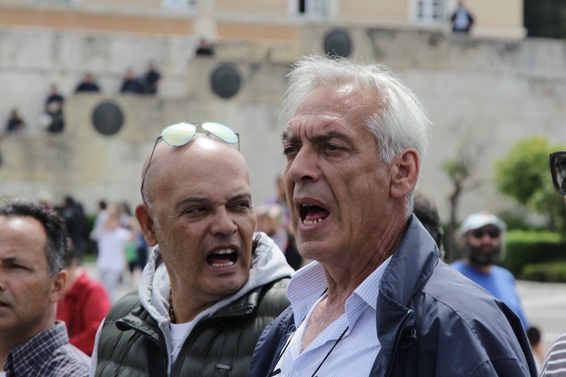 Σε κλοιό διαδηλωτών η Βουλή -Ολα τα συνδικάτα στους δρόμους για το Ασφαλιστικό [εικόνες] | iefimerida.gr 5