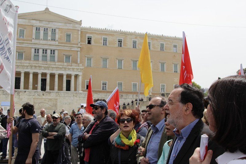 Σε κλοιό διαδηλωτών η Βουλή -Ολα τα συνδικάτα στους δρόμους για το Ασφαλιστικό [εικόνες] | iefimerida.gr 7