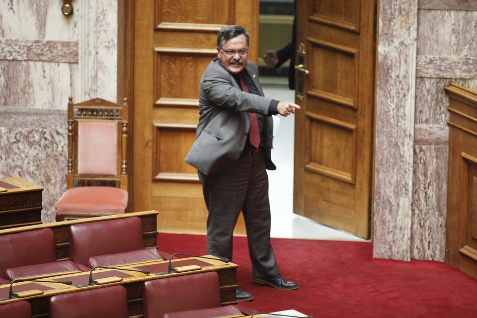 Πάνος Σκουρλέτης σε Χρήστο Παππά: Πήγαινε να πουλήσεις προστασία σε νυχτομάγαζο [εικόνες&βίντεο] | iefimerida.gr 2