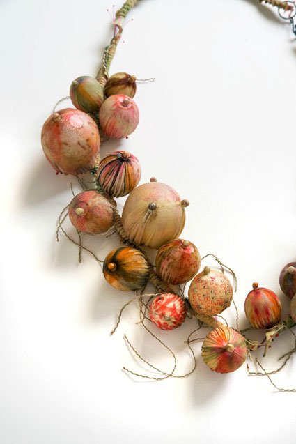  Μεγάλη έκθεση ελληνικού πειραματικού κοσμήματος στο Μουσείο Λαλαούνη [εικόνες] | iefimerida.gr 1