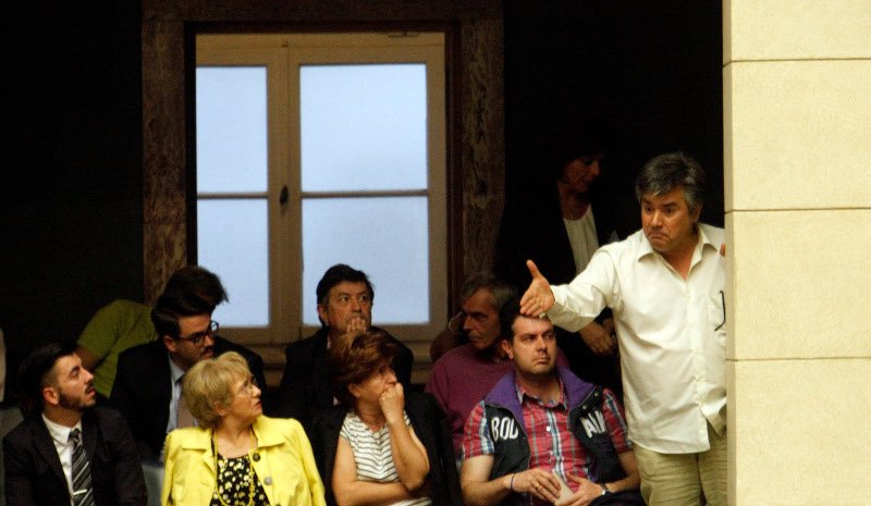 Ο άνδρας από τα θεωρεία που φώναξε στον Τσίπρα: «Αφήστε τα νούμερα και πείτε μας πώς θα κυβερνήσετε» [εικόνες] | iefimerida.gr 0