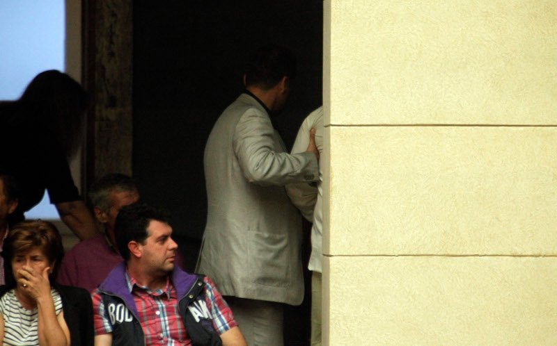 Ο άνδρας από τα θεωρεία που φώναξε στον Τσίπρα: «Αφήστε τα νούμερα και πείτε μας πώς θα κυβερνήσετε» [εικόνες] | iefimerida.gr 2