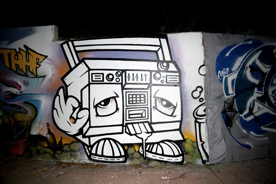 Τα «κρυμμένα» γκράφιτι της Αθήνας -Ξεφυτρώνουν σε κάθε γωνιά της πόλης [εικόνες] | iefimerida.gr 12