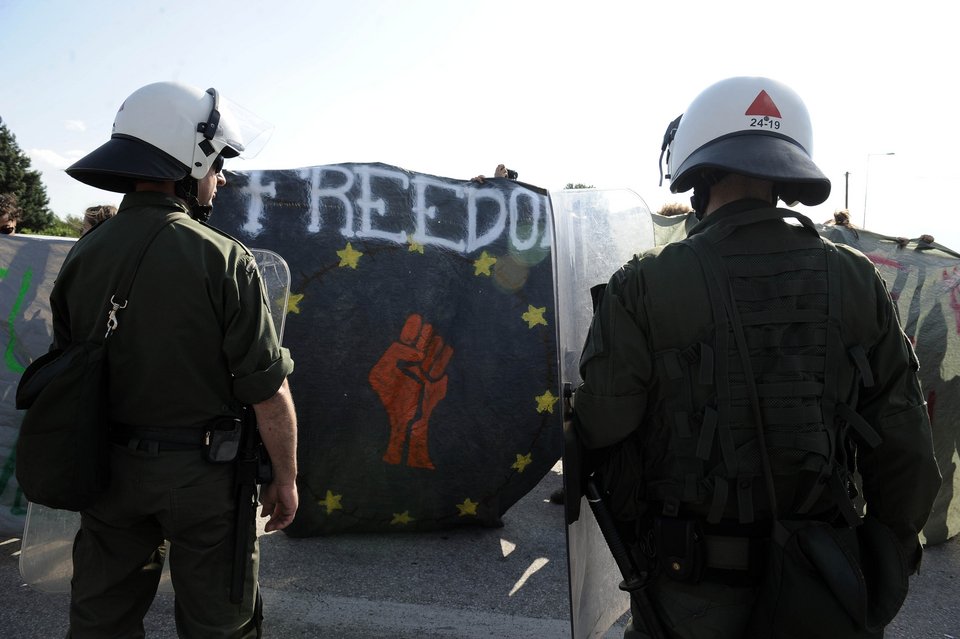 Οι αλληλέγγυοι αντέδρασαν στην εκκένωση της Ειδομένης [εικόνες] | iefimerida.gr 0