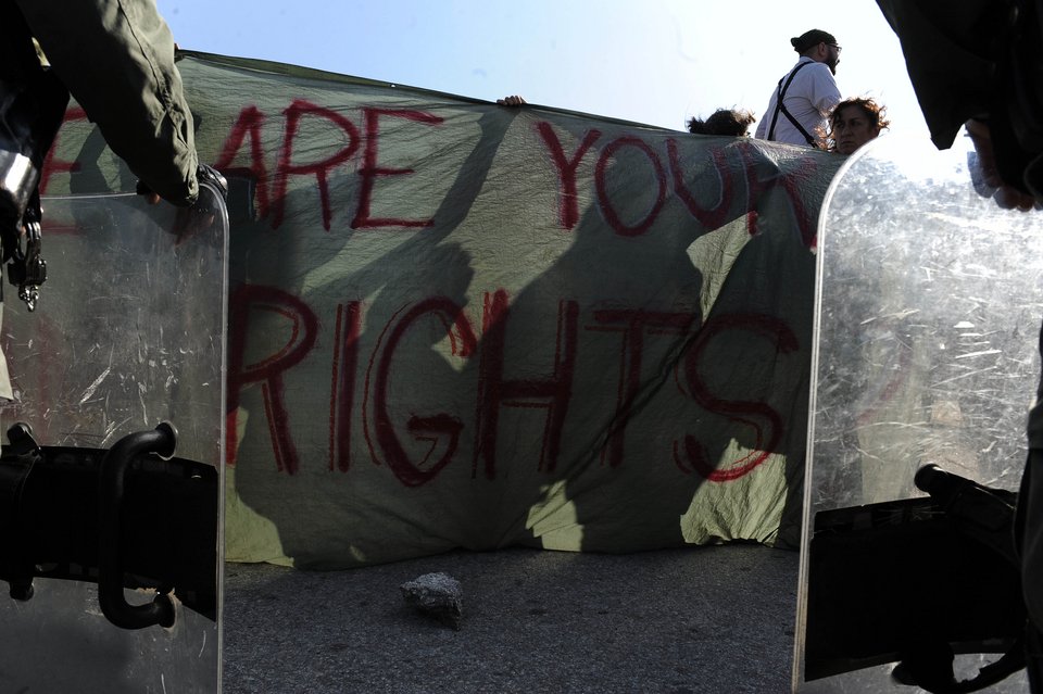 Οι αλληλέγγυοι αντέδρασαν στην εκκένωση της Ειδομένης [εικόνες] | iefimerida.gr 3