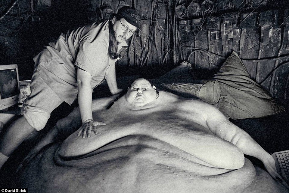 Στα παρασκήνια του Χόλιγουντ: Ετσι γυρίζονται οι επικίνδυνες και... εξωπραγματικές σκηνές [εικόνες] | iefimerida.gr 0