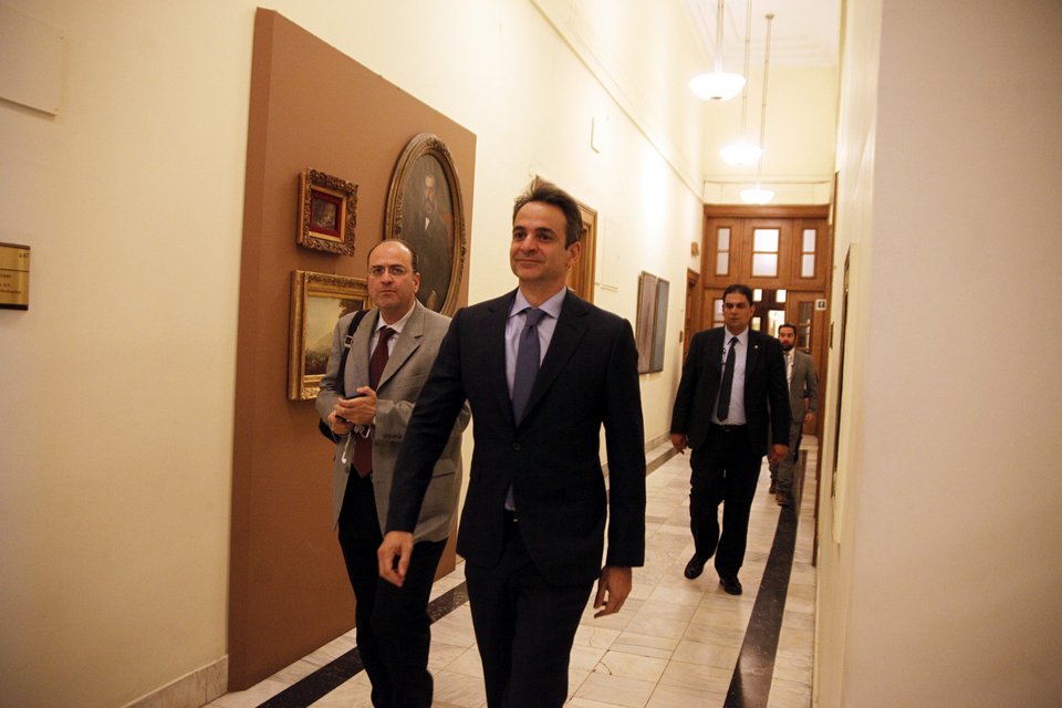  Συνάντηση Μητσοτάκη-Αβραμόπουλου -Στην ατζέντα το προσφυγικό [εικόνες]  | iefimerida.gr 2
