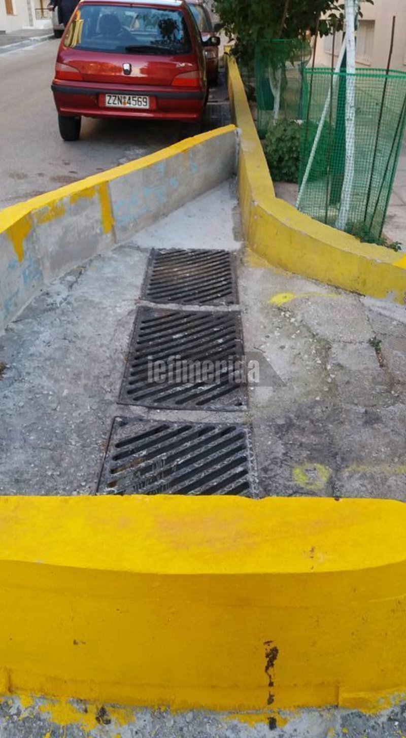 Απίστευτο: Στην Ηλιούπολη... έφραξαν με μπετόν φρεάτιο μέσα στον χειμώνα [εικόνες] | iefimerida.gr 0