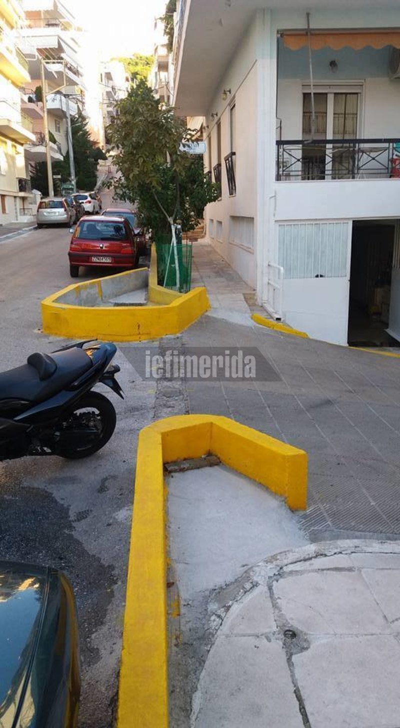 Απίστευτο: Στην Ηλιούπολη... έφραξαν με μπετόν φρεάτιο μέσα στον χειμώνα [εικόνες] | iefimerida.gr 2