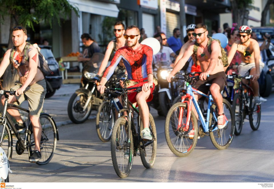 Γυμνή ποδηλατοδρομία στη Θεσσαλονίκη για καλό σκοπό [εικόνες] | iefimerida.gr 1