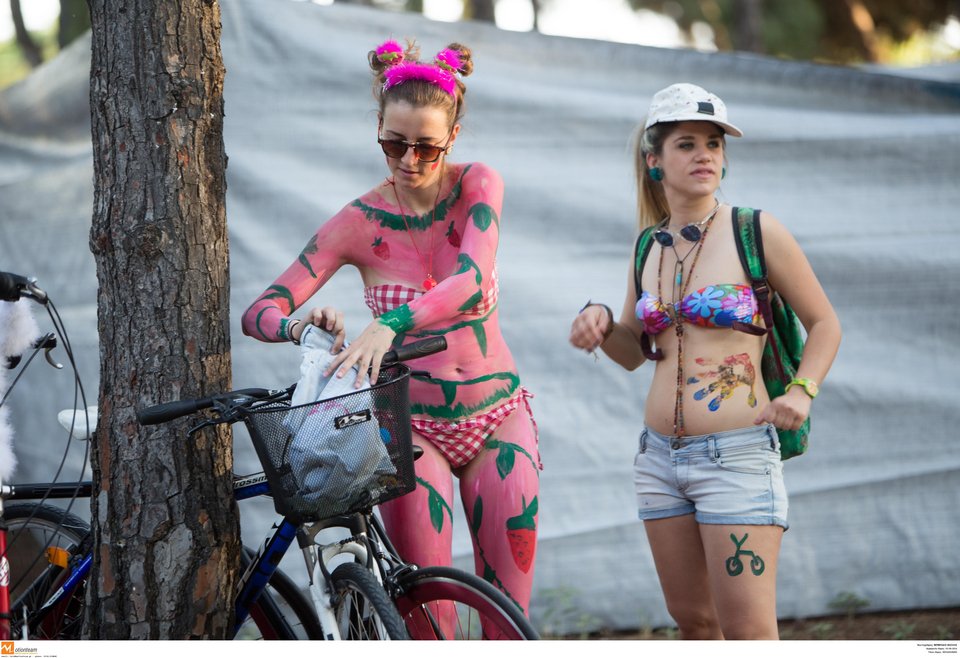 Γυμνή ποδηλατοδρομία στη Θεσσαλονίκη για καλό σκοπό [εικόνες] | iefimerida.gr 9