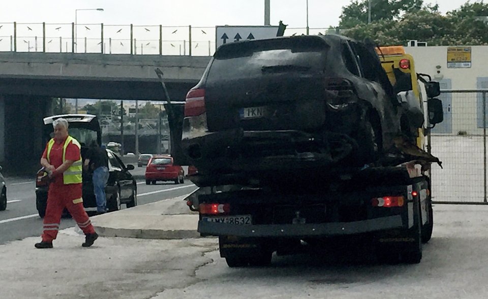 Απανθρακώθηκε στο αμάξι του ο εκδότης Μαυρίκος - Τα αναπάντητα ερωτήματα | iefimerida.gr 1