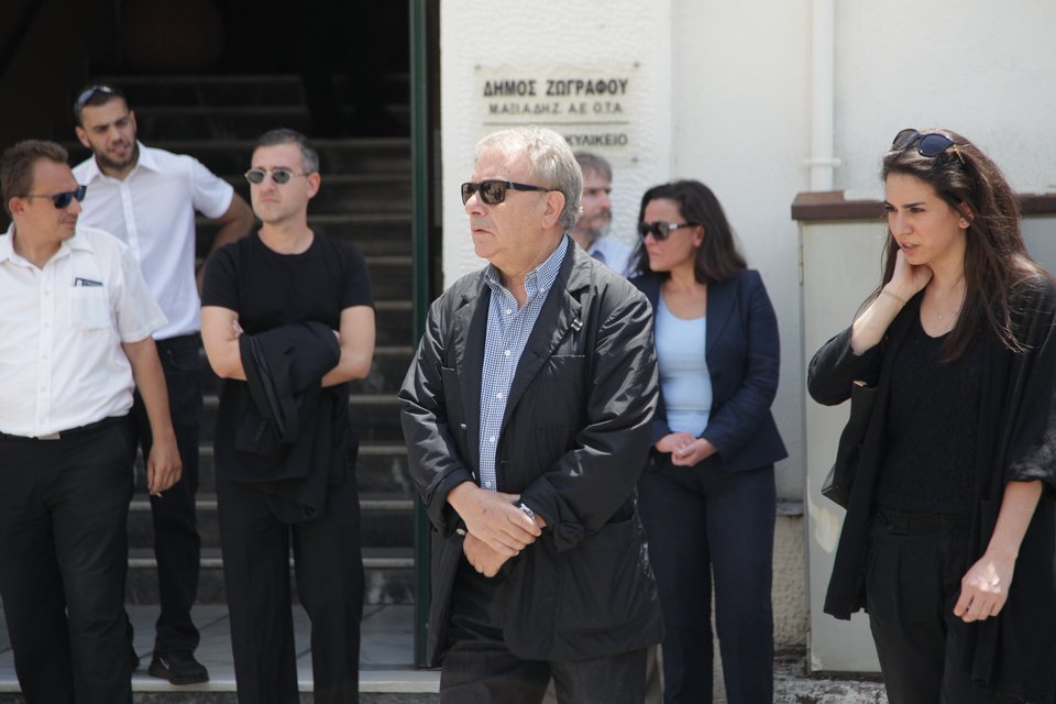 Το τελευταίο αντίο στον Νίκο Τριανταφυλλίδη -Συντετριμμένος ο Χάρρυ Κλυνν [εικόνες] | iefimerida.gr 3