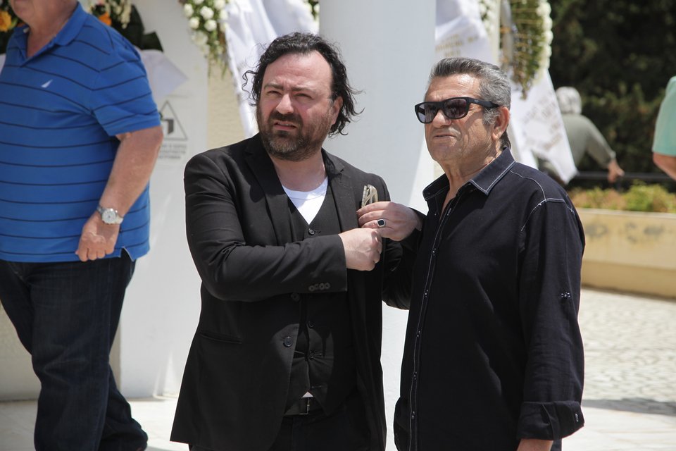 Το τελευταίο αντίο στον Νίκο Τριανταφυλλίδη -Συντετριμμένος ο Χάρρυ Κλυνν [εικόνες] | iefimerida.gr 4