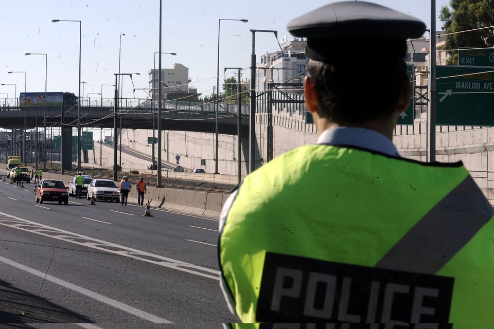 Πραγματογνωμοσύνη στην Αττική Οδό για τη μοιραία πορεία της Porsche του Μαυρίκου [εικόνες] | iefimerida.gr 0