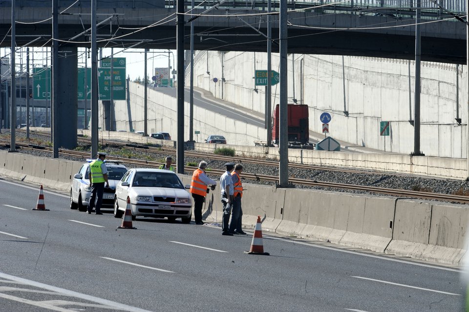 Πραγματογνωμοσύνη στην Αττική Οδό για τη μοιραία πορεία της Porsche του Μαυρίκου [εικόνες] | iefimerida.gr 2