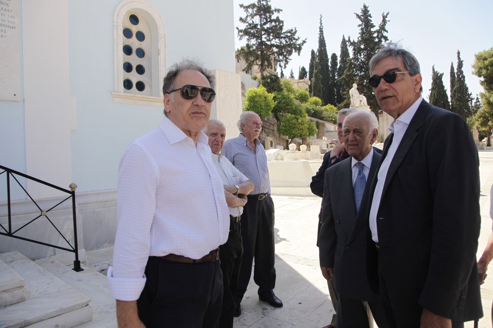 Το τρισάγιο του ΠΑΣΟΚ για τα 20 χρόνια από τον θάνατο του Παπανδρέου -Ξεχωριστό έκανε η Λιάνη [εικόνες]  | iefimerida.gr 7