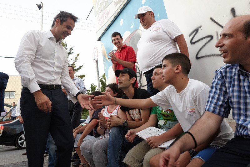 Επίσκεψη Μητσοτάκη στο Σύλλογο Γονέων, Κηδεμόνων και Φίλων Ατόμων με Αναπηρία [εικόνες] | iefimerida.gr 2