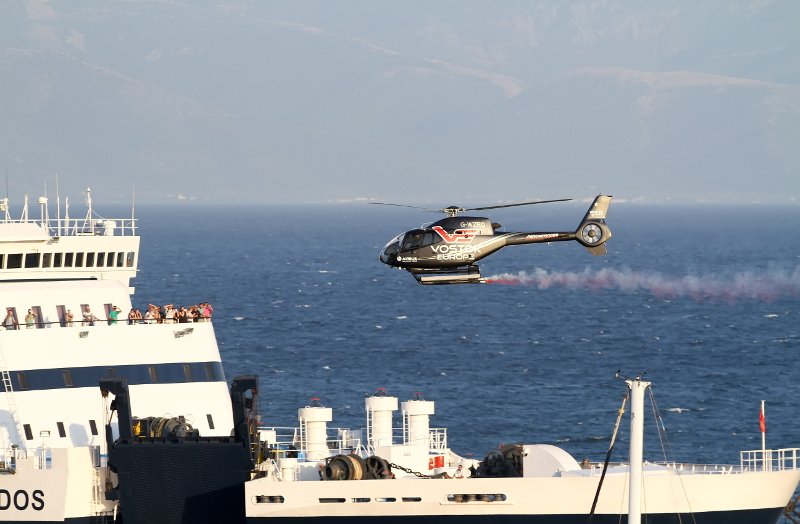 Εντυπωσιακοί ελιγμοί και θεαματικά «κόλπα» στους αιθέρες -Στο Air Show της Καβάλας [εικόνες] | iefimerida.gr 2