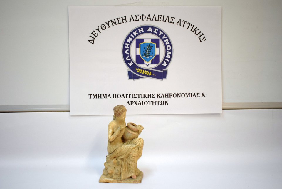 Συνελήφθη 79χρονος για αρχαιοκαπηλία στην Αθήνα [εικόνες] | iefimerida.gr 3