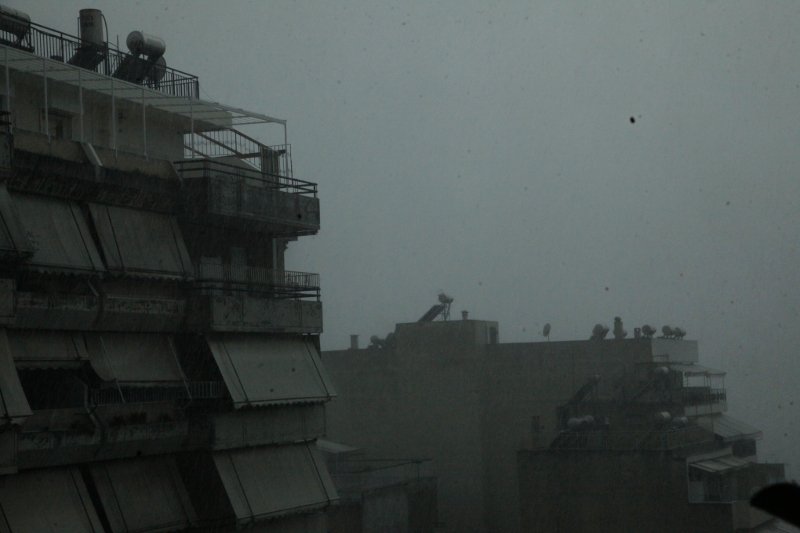 Χαλάζι σε μέγεθος ρεβιθιού έπληξε την Αθήνα - Κυκλοφοριακά προβλήματα [εικόνες & βίντεο] | iefimerida.gr 3