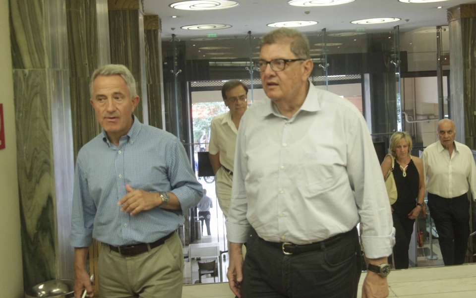 Βενιζέλος-Αλιβιζάτος-Τσακυράκης: Οχι σε άμεση εκλογή προέδρου και απλή αναλογική [εικόνες] | iefimerida.gr 11