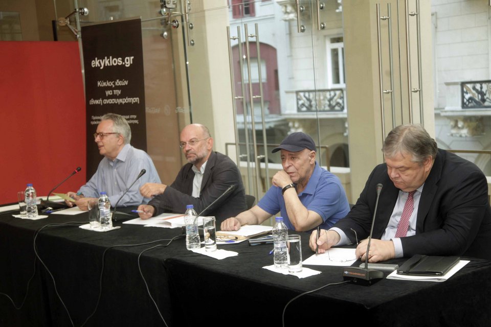 Βενιζέλος-Αλιβιζάτος-Τσακυράκης: Οχι σε άμεση εκλογή προέδρου και απλή αναλογική [εικόνες] | iefimerida.gr 3