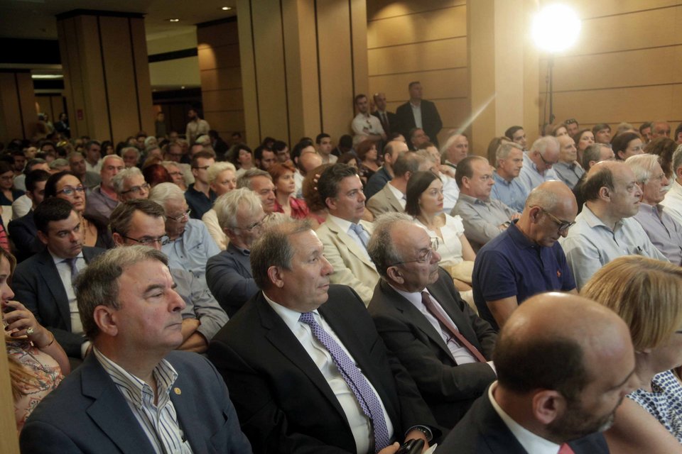 Βενιζέλος-Αλιβιζάτος-Τσακυράκης: Οχι σε άμεση εκλογή προέδρου και απλή αναλογική [εικόνες] | iefimerida.gr 5