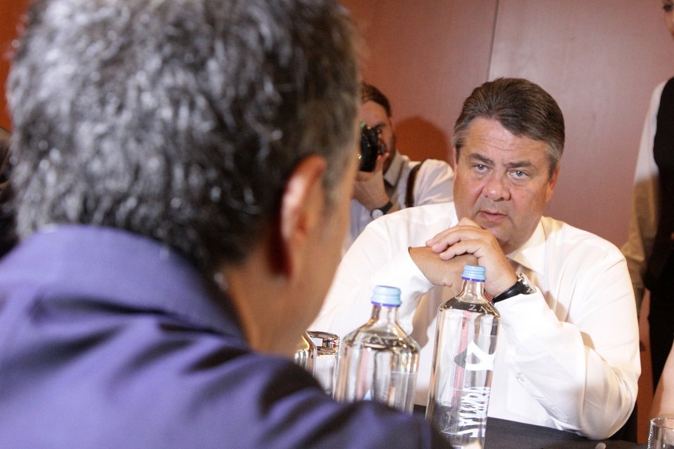 «Πρωινό εργασίας»  Γκάμπριελ σε Θεοδωράκη -Τι είπαν οι δύο άνδρες [εικόνες] | iefimerida.gr 0