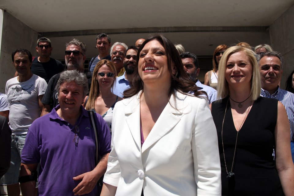 Ζωή και Ραχήλ κατέθεσαν την ιδρυτική διακήρυξη της «Πλεύσης Ελευθερίας» [εικόνες] | iefimerida.gr 2