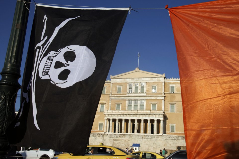 Ολοκληρώθηκαν οι πορείες στο κέντρο για τον ένα χρόνο από το δημοψήφισμα [εικόνες] | iefimerida.gr 1