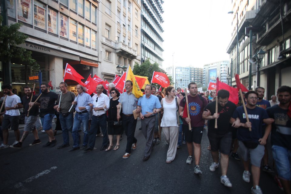 Ολοκληρώθηκαν οι πορείες στο κέντρο για τον ένα χρόνο από το δημοψήφισμα [εικόνες] | iefimerida.gr 3