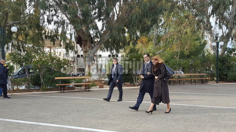 Πλήθος κόσμου και πολλοί πολιτικοί στην κηδεία του Βασίλη Μπεσκένη [εικόνες] | iefimerida.gr 14