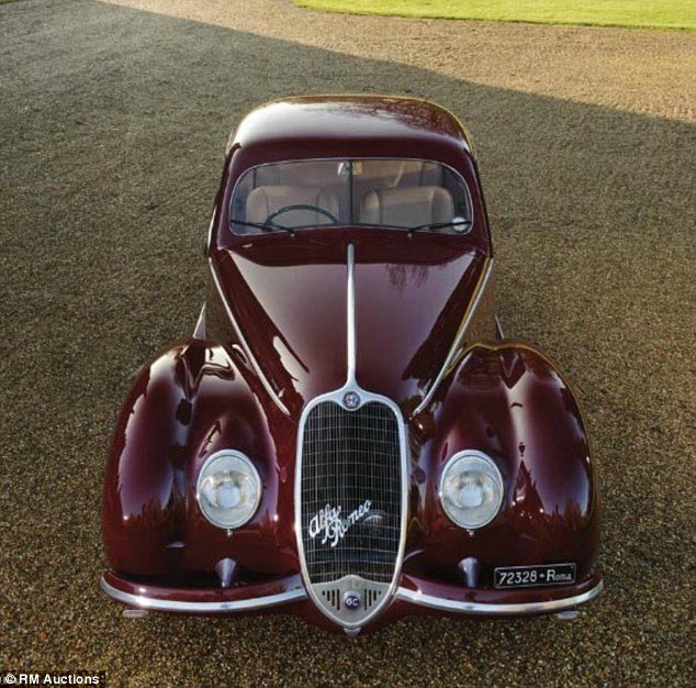 Η εκπληκτική ιστορία της κόκκινης Alfa Romeo της φίλης του Μουσολίνι -Ηταν πεταμένη σε έναν αχυρώνα επί 21 χρόνια [εικόνες] | iefimerida.gr 4