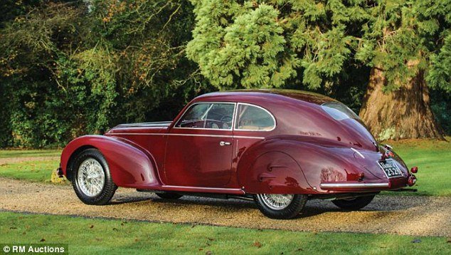 Η εκπληκτική ιστορία της κόκκινης Alfa Romeo της φίλης του Μουσολίνι -Ηταν πεταμένη σε έναν αχυρώνα επί 21 χρόνια [εικόνες] | iefimerida.gr 3