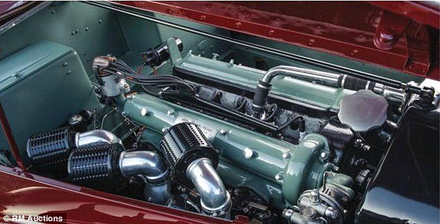 Η εκπληκτική ιστορία της κόκκινης Alfa Romeo της φίλης του Μουσολίνι -Ηταν πεταμένη σε έναν αχυρώνα επί 21 χρόνια [εικόνες] | iefimerida.gr 7