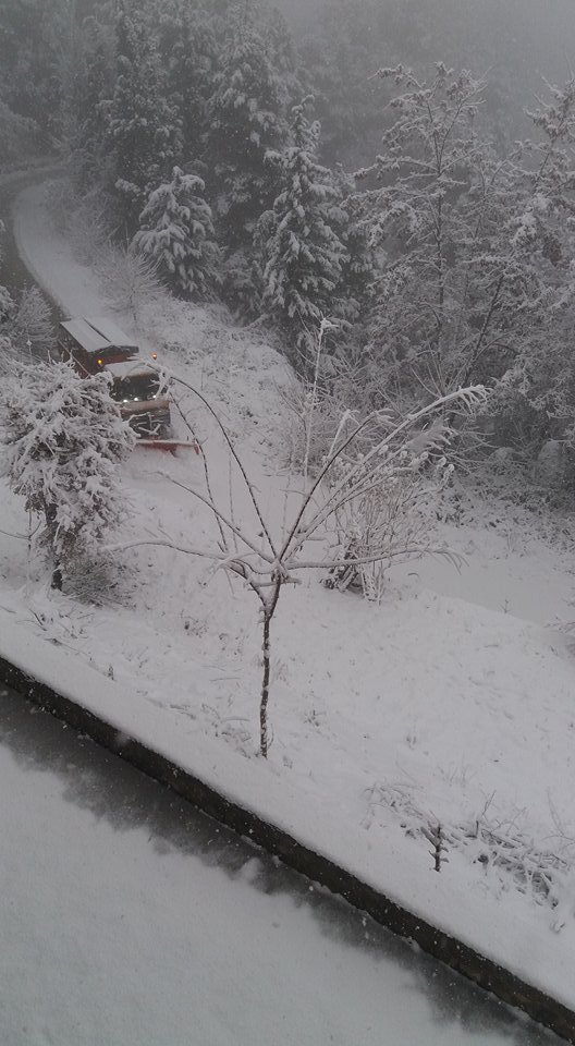 Προβλήματα στην ορεινή Κορινθία από το χιόνι -Πού χρειάζονται αλυσίδες [εικόνες & βίντεο] | iefimerida.gr 1