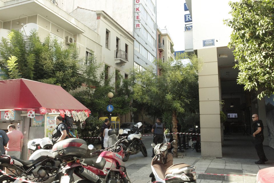 Πιστολίδι στο κέντρο της Αθήνας -Ενας νεκρός και δύο τραυματίες [εικόνες] | iefimerida.gr 2