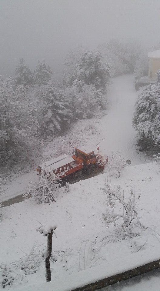 Προβλήματα στην ορεινή Κορινθία από το χιόνι -Πού χρειάζονται αλυσίδες [εικόνες & βίντεο] | iefimerida.gr 4
