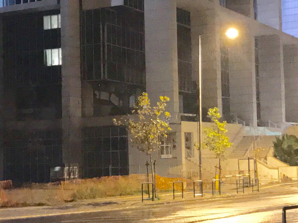 Ισχυρή έκρηξη βόμβας στο Εφετείο Αθηνών [εικόνες & βίντεο] | iefimerida.gr 10