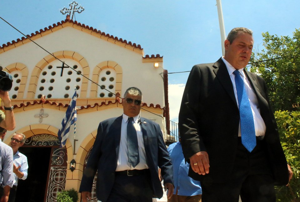 Βαφτίστηκε ο γιος του ήρωα-πιλότου Κωνσταντίνου Πανανά- Νονός ο Πάνος Καμμένος [εικόνες] | iefimerida.gr 0