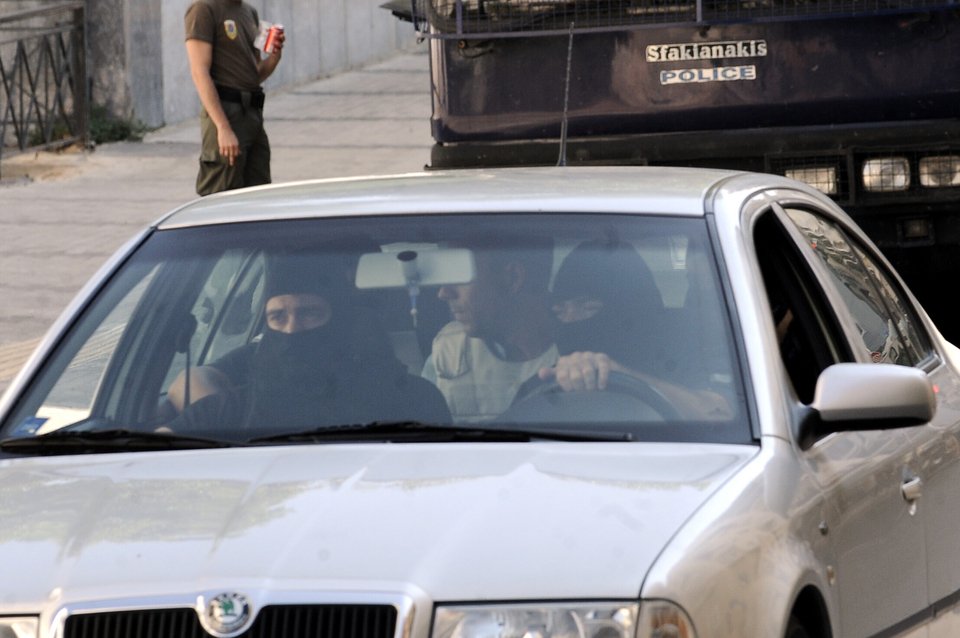 Αντιτρομοκρατική και Ασφάλεια σαρώνουν Ελαφόνησο και Μάνη για συνεργούς και κρησφύγετα των Σακκά-Σεϊσίδη | iefimerida.gr 2