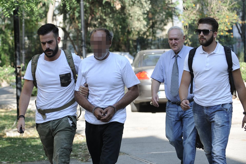 Ο 41χρονος στην Ευελπίδων – Φώναζε «Κρίμα, έφυγε η καλύτερη κοπέλα» [εικόνες] | iefimerida.gr 1