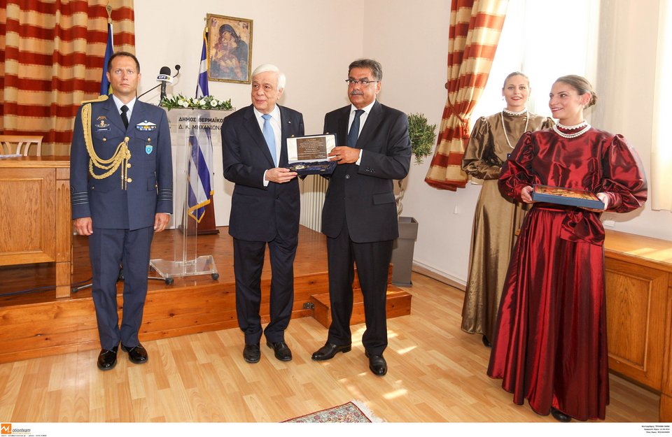 Επίτιμος δημότης Θερμαϊκού ο ΠτΔ: Το μήνυμά του στην Τουρκία για τη γενοκτονία των Ποντίων [εικόνες] | iefimerida.gr 1