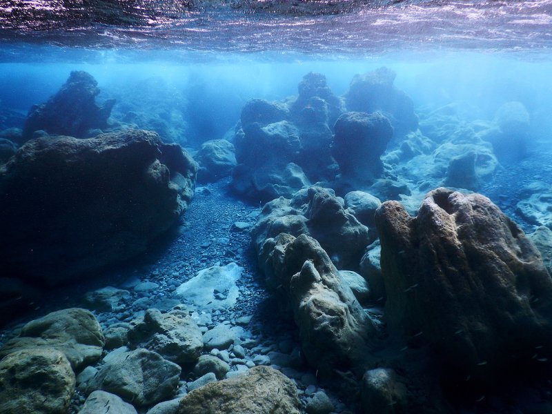 Βουτιές στο «Απέραντο Γαλάζιο» των Κυκλάδων: Καταδύσεις στην Αμοργό [εικόνες] | iefimerida.gr 9