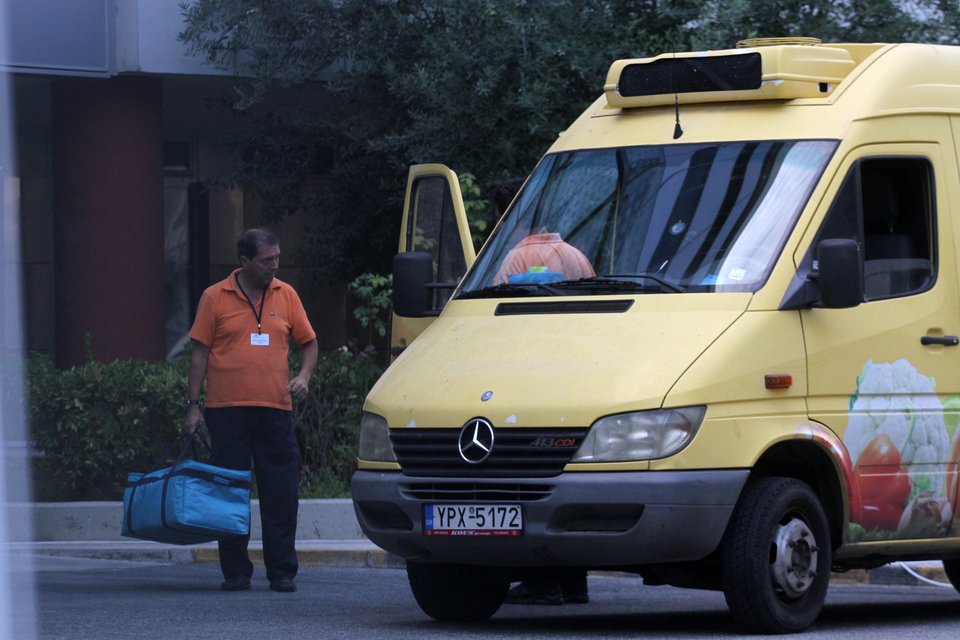 Εφτασε και το βραδινό φαγητό για τους υποψήφιους καναλάρχες [εικόνες] | iefimerida.gr 1